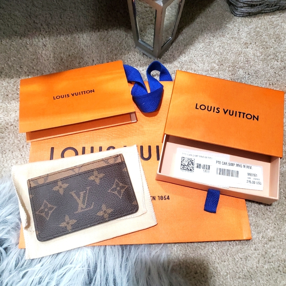 Louis vuitton reverse monogram card holder